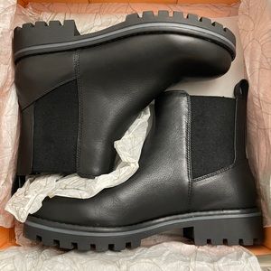 Classic black Chelsea boots